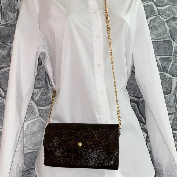 Authentic Louis Vuitton Monogram Sarah Wallet - Picture 13 of 13